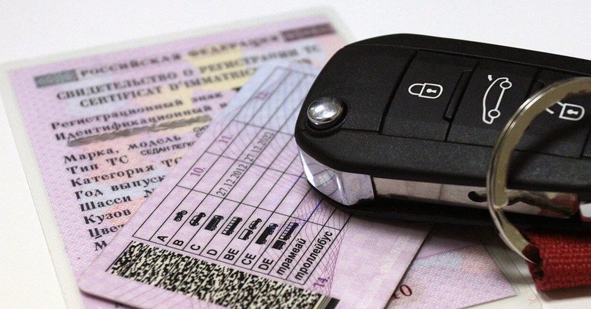 Почему людям могут отобрать водительские права и как этого избежать?